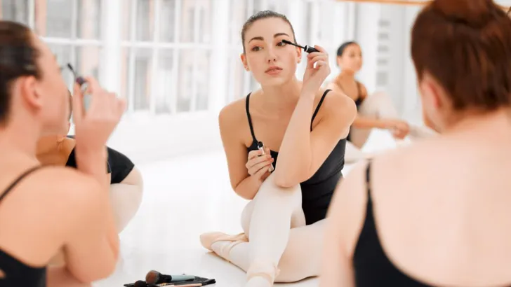 What happens when you wear makeup while exercising?